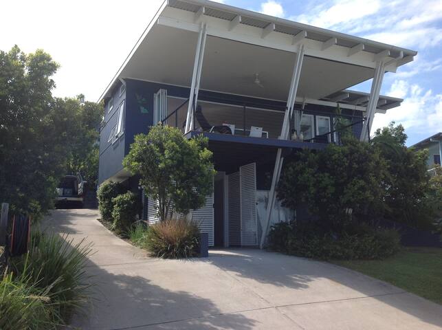 Blue Moon Beach House gallery image 2