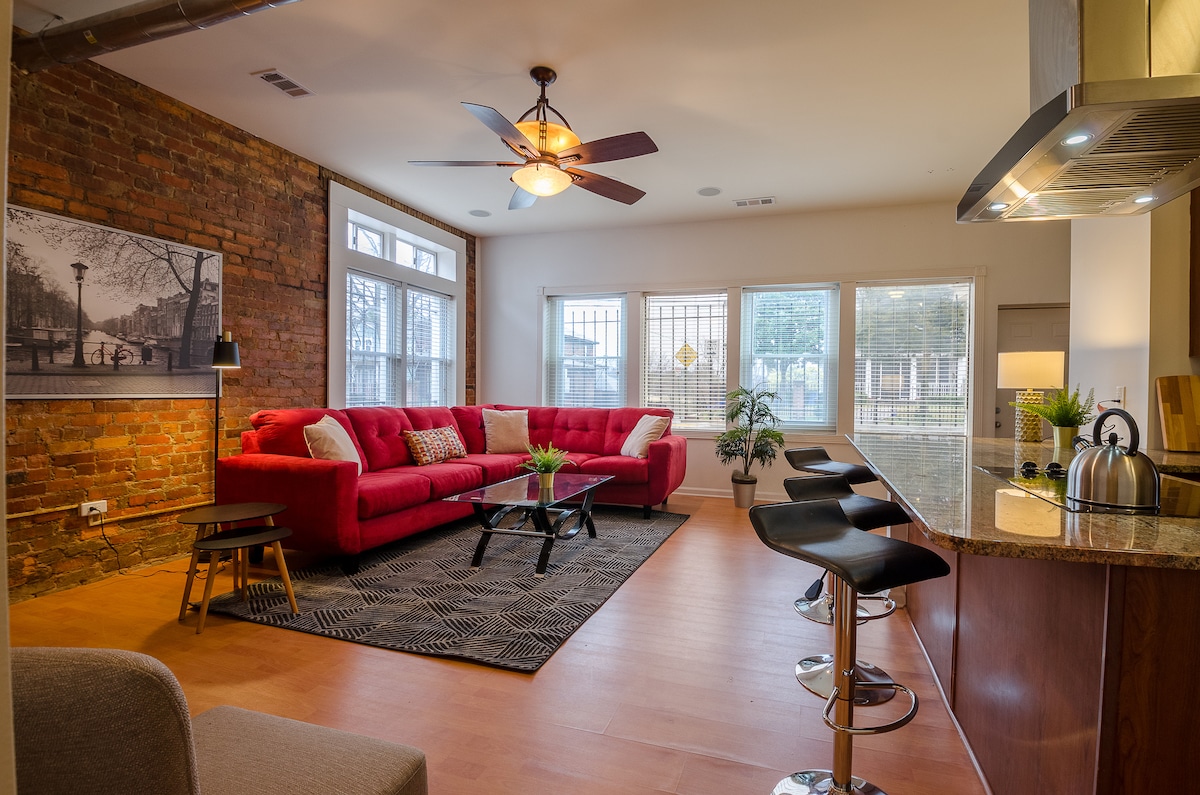 Top Airbnb: Rustic Red | 2Bd 2 Bath in a Historic Brick 1913 in Mechanicsville