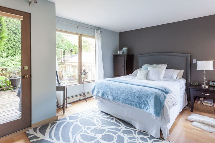 Kitanda kimeboreshwa kuwa ukubwa wa kifalme. 