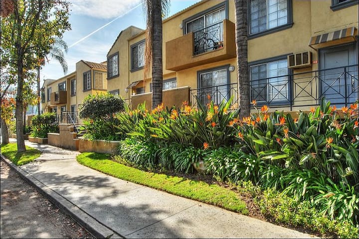 Luxury Apartment In Burbank - 버뱅크
