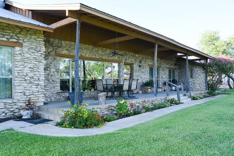 Three Sisters Ranch House: Texas Hill Country
