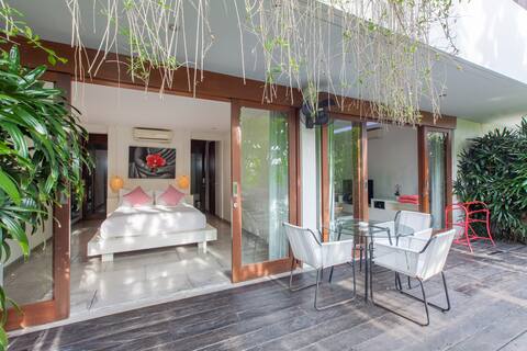 Luxury lounging, heart of Seminyak