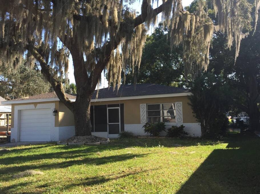 View of the front of the cozy bungalow.