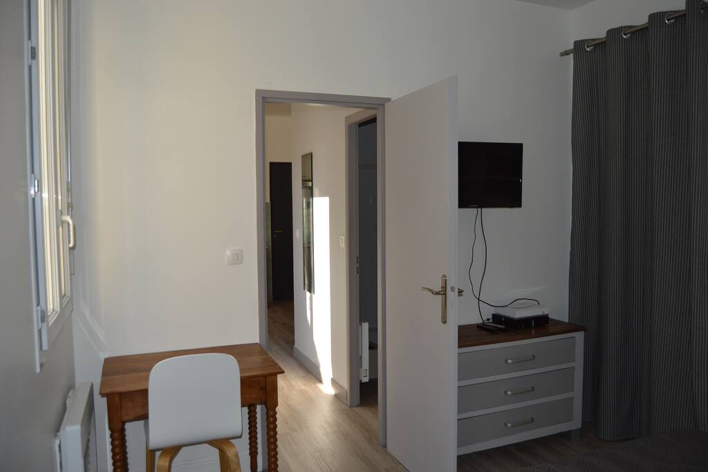 Bureau, TV, WIFI, Penderie