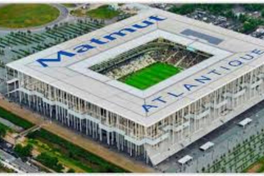 Stade à proximité