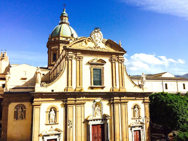 Chiesa del Gesù - Historic Center