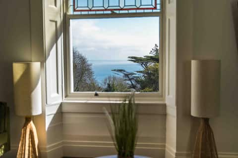 Stylish Sea View Apartment