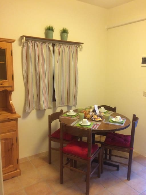 Soggiorno pranzo - Sitting & dining