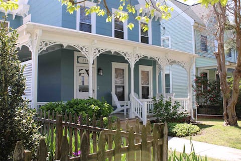 Centrally Located Victorian, Steps from Downtown