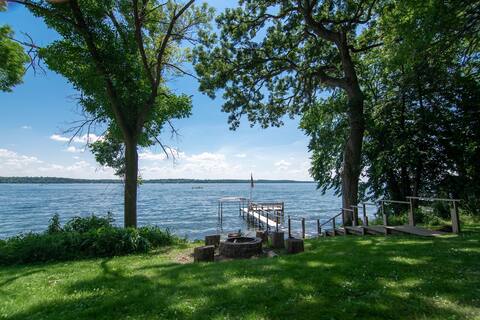 Carter Cottage - Private Lakefront Getaway