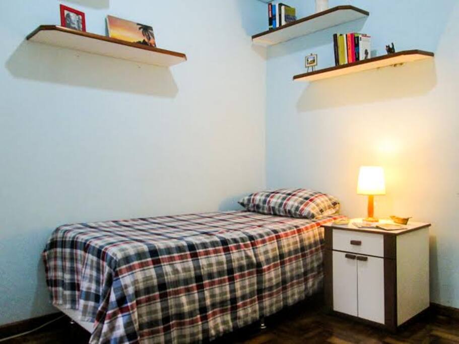 Este é quarto, aconchegante e silencioso, ideal para quem busca tranquilidade.