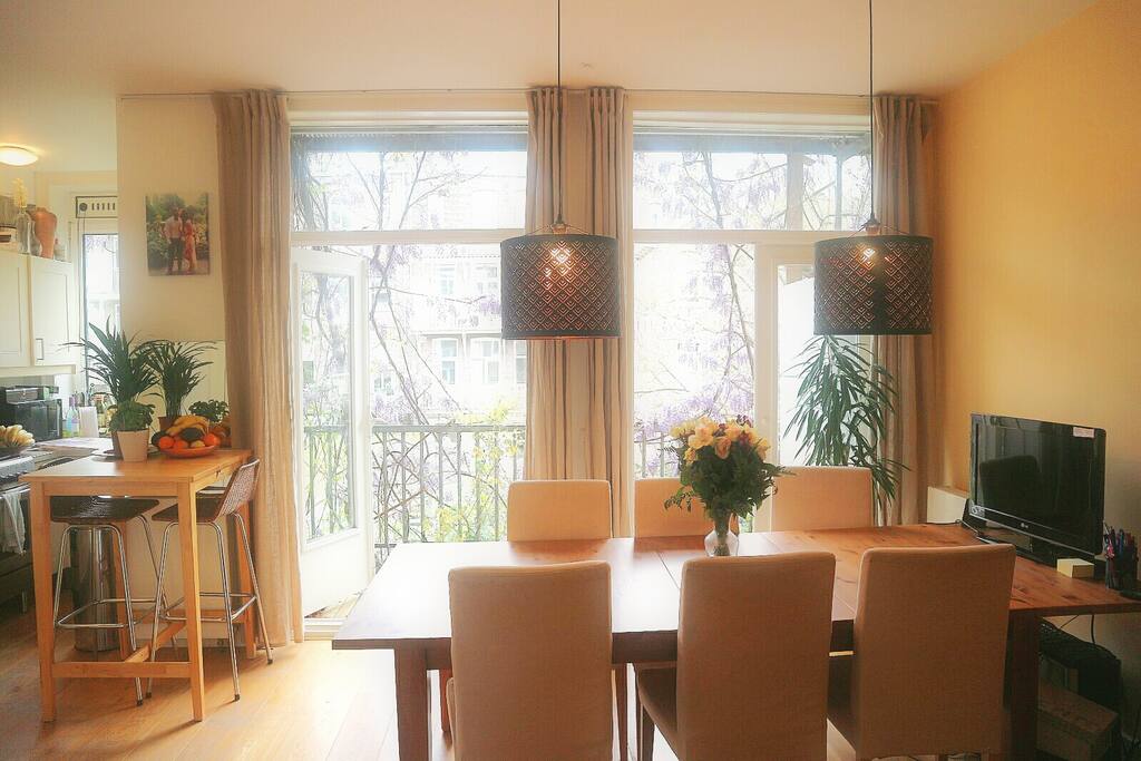 Diner table with open kitchen