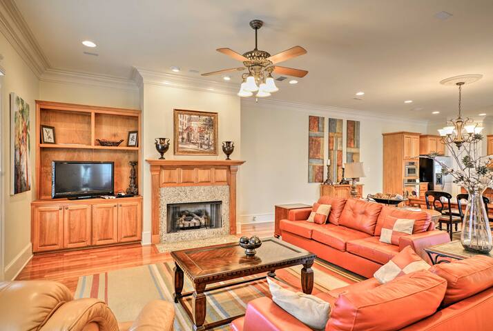 Oscar Home w/Pier & Dock Access on False River!