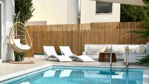 Chris Rea villa in Skiathos town