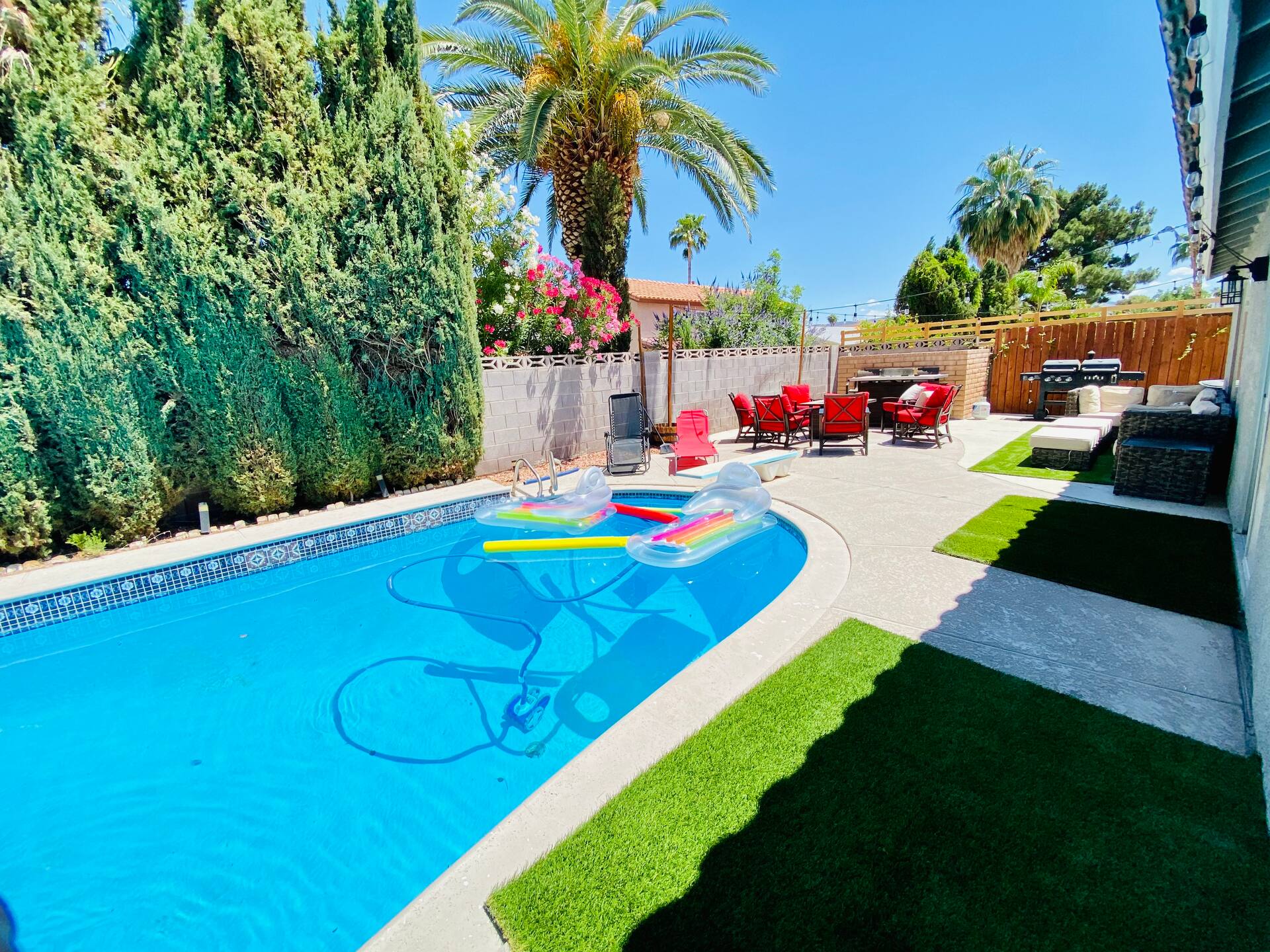 Stylish 4BR Home W/Pool