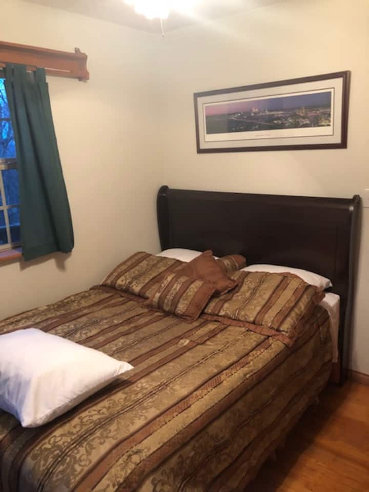 СПАЛНЯ НА ОСНОВНИЯ ЕТАЖ