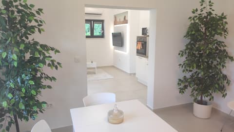 * * * * SUNNY Apartment