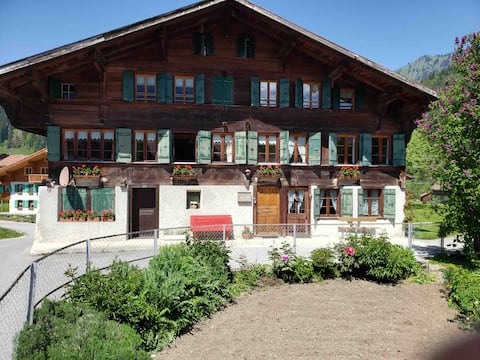 Family chalet in the heart of the Pays d 'Enhaut