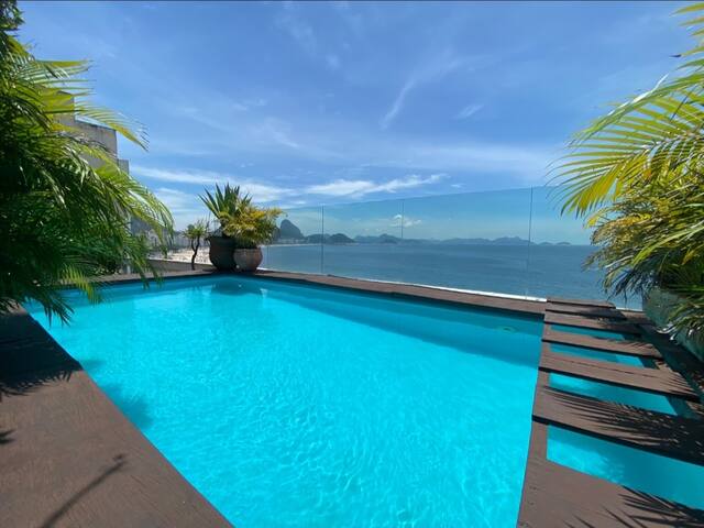 Penthouse with private pool and sea view gallery image 3