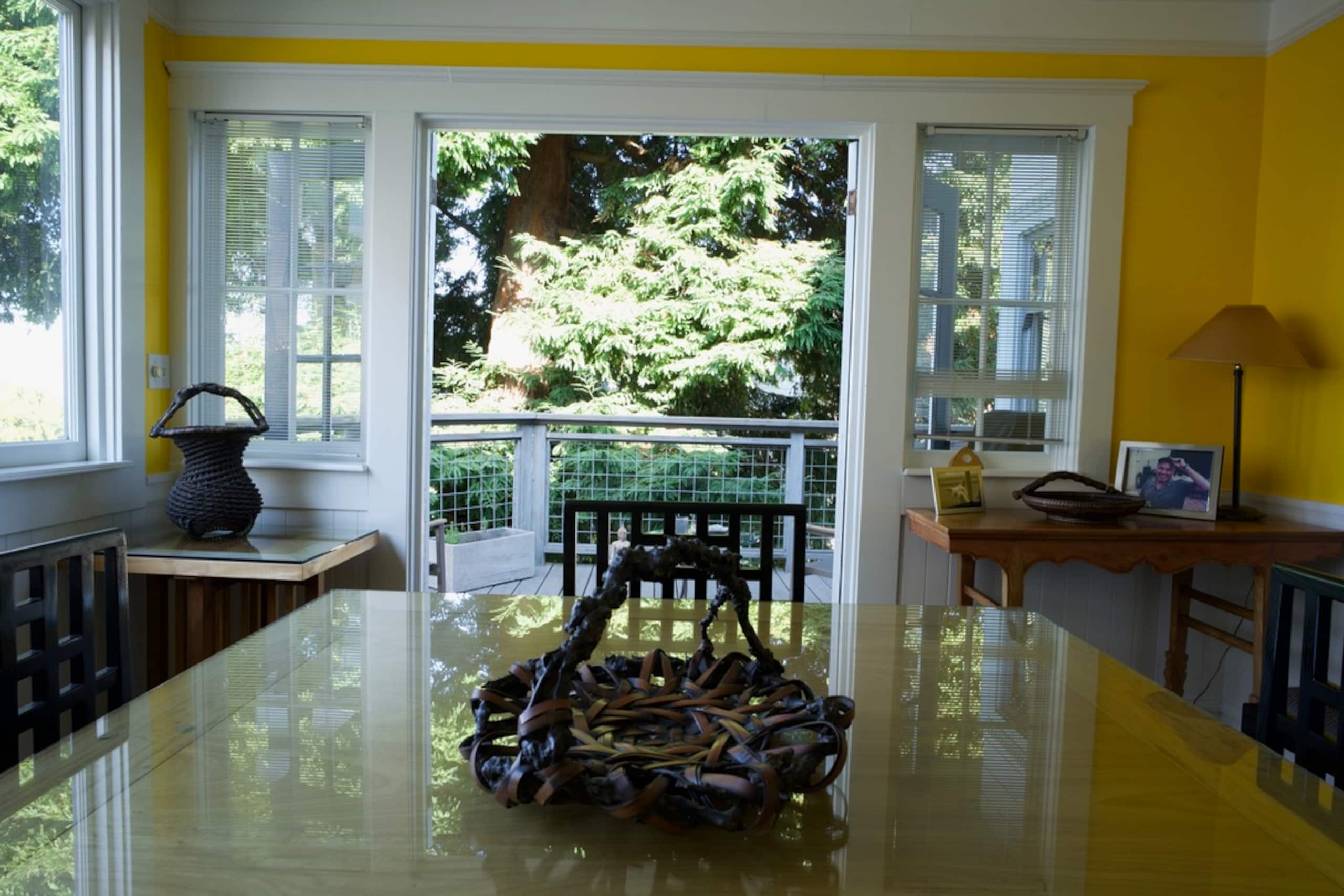 Home in San Francisco · ★4.98 · 2 bedrooms · 2 beds · 1 bath - Image 6