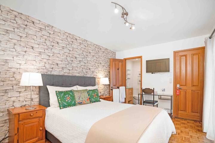 Westing house la fontaine Park plateau gallery image 2