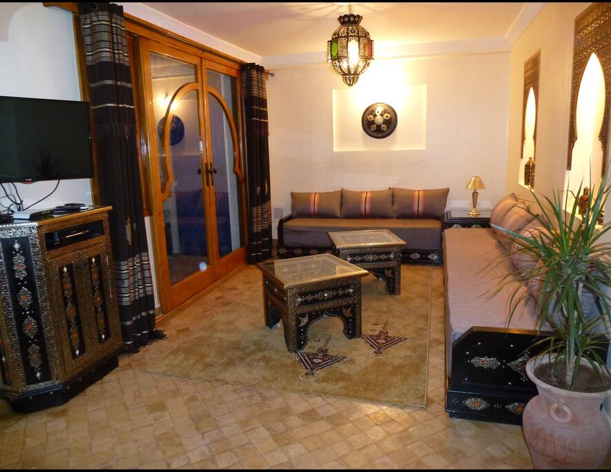 Salon donnant sur patio