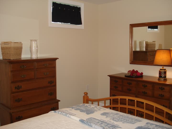 配备双人床的较低层