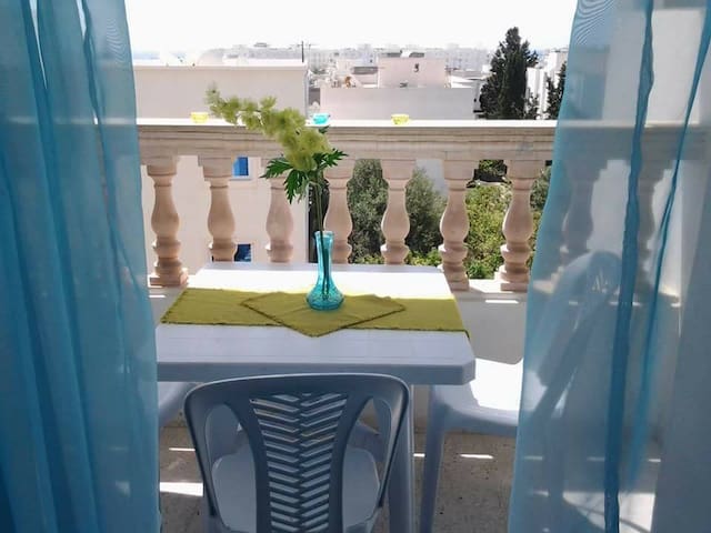 Bel appartement S+3 à 300m de la mer Hammamet nord
