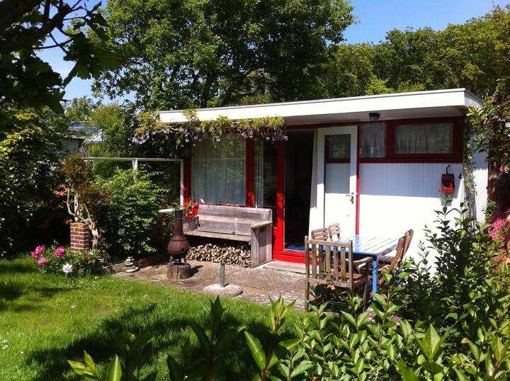 Summerhouse near the coast Cabins for Rent in Limmen, North Holland