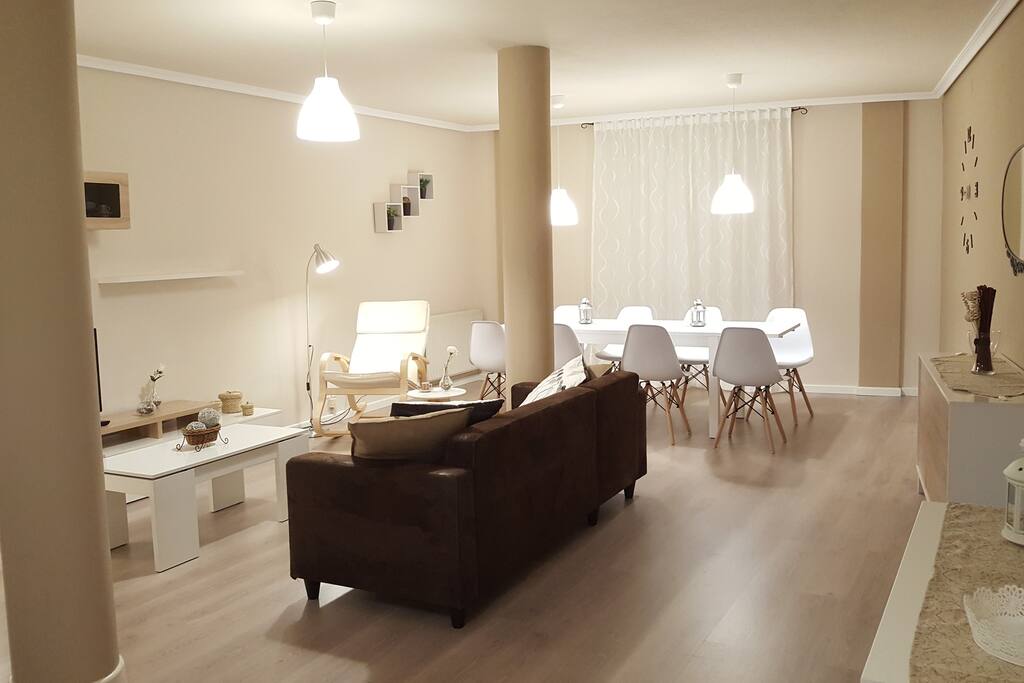 SALON / COMEDOR