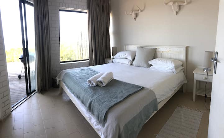 Das zweite von 2 Hauptschlafzimmern vorne