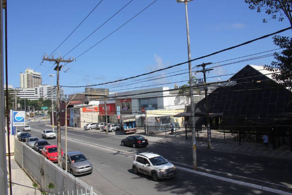 Na mesma rua tem a Lojas Americana, Drogarias São Paulo, Posto Ipiranga, Academias Selfit entre outros!