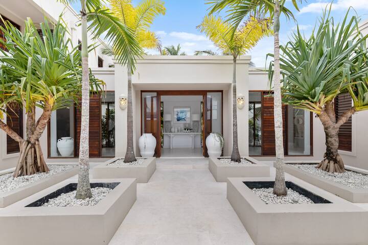 Quintessential Noosa Waterfront Home/ Heated Pool gallery image 2