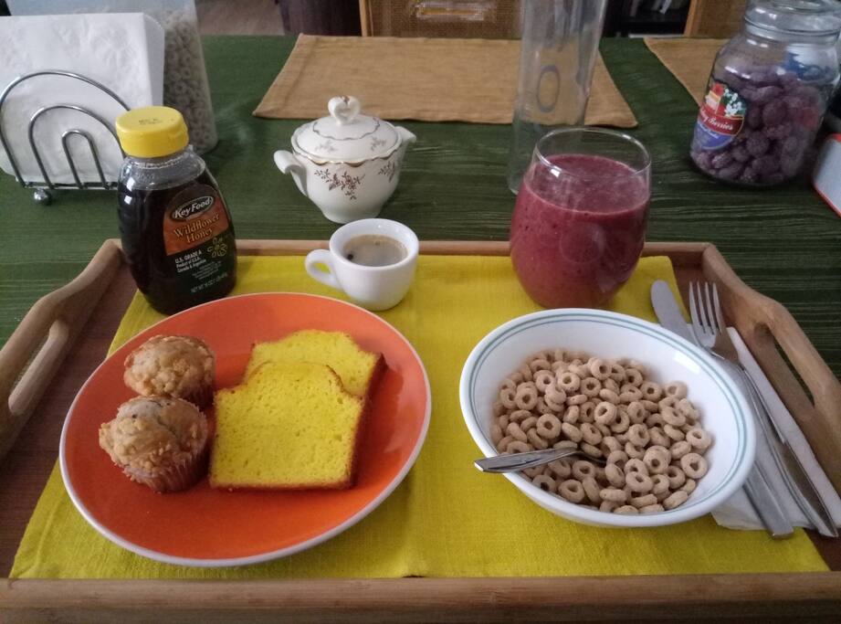 Breakfast for one included (homemade fresh smoothie, coffee or tea, cake, muffins, cereals)