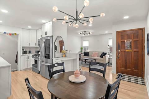 Charming 3 Bedroom Bungalow, D-Town Dearborn