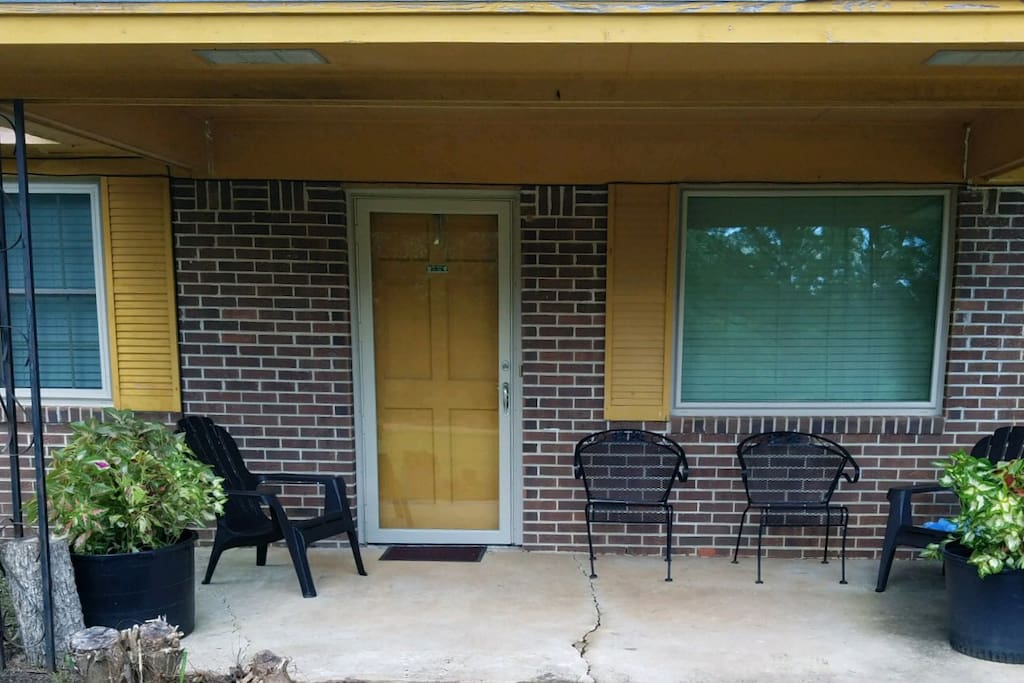 Front porch with seating for up to 6 people (doesn't include tree stump seating, smile) Fav. House View 2.