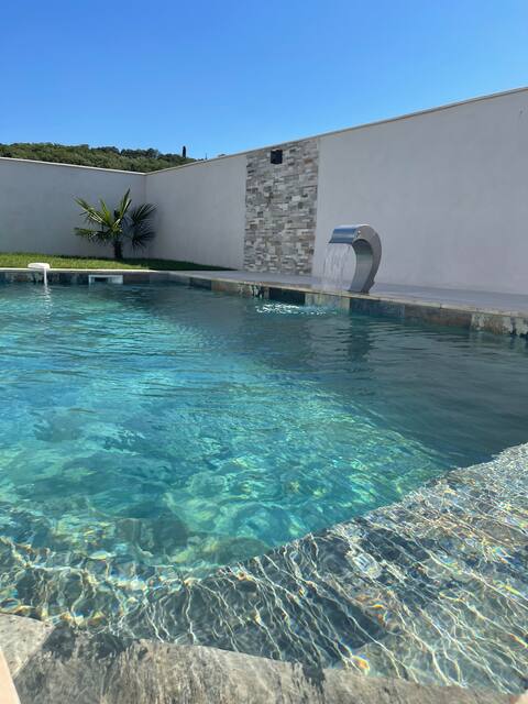 Beautiful new villa with pool