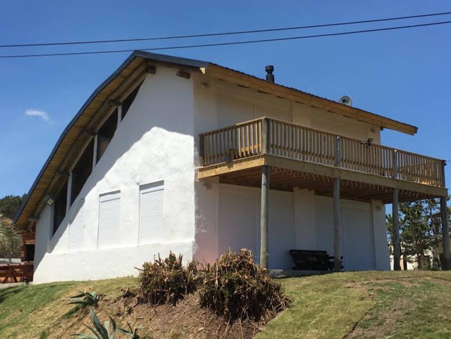 another view of the front/side with the shutters closed