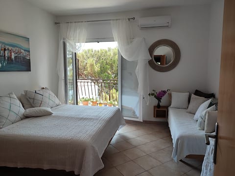 Top Airbnb: Apartments Mariana 1 + free parking in Grad Omiš