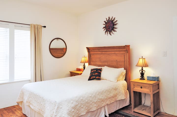 Sky room - queen bed