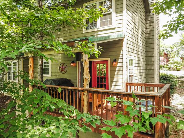 Rustic Cozy Cabin by Nat'l Park ☼ Golf Course Wifi