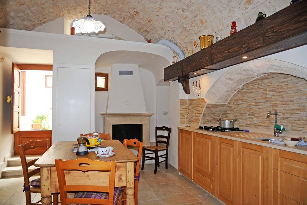 Sala da Pranzo, Cucina e Ingresso secondario