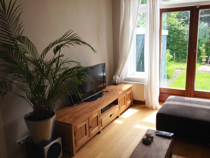 Original Comfortable 1930's house.