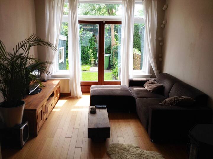 Original Comfortable 1930's house.