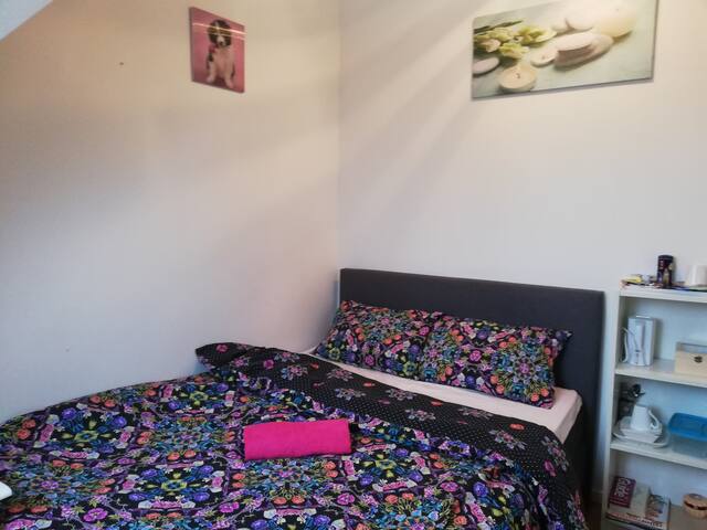 VaP-ReC Stay for 2 or 1 Persons (Clean & Relaxing)