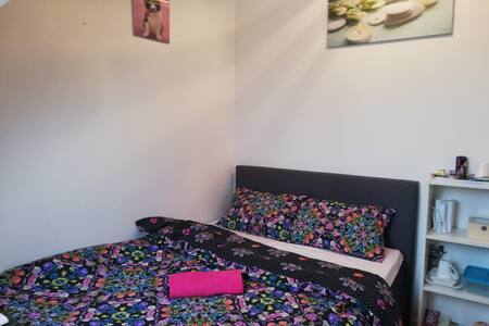 VaP-ReC Stay for 2 or 1 Persons (Clean & Relaxing)