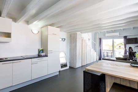 Studio aan de blauwe zee