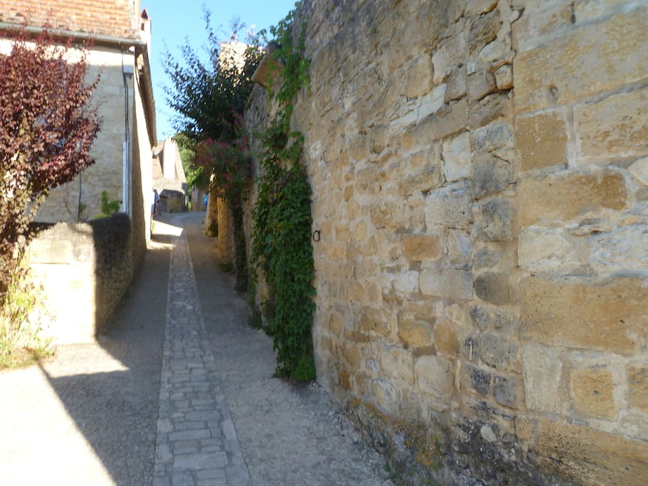 Arrivée de la maison à droite