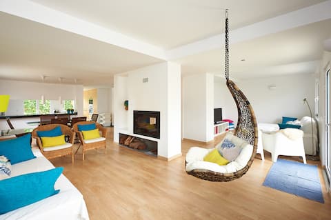 Airbnb em destaque: “Ocean View Surf House • Walk to Beach” RibaCoxos em Santo Isidoro