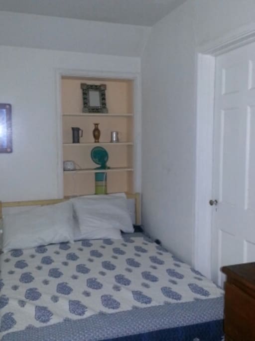 Full size bed